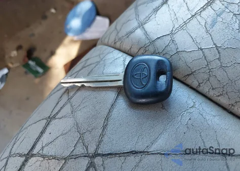 2000 Toyota Avalon Xls from USA, damaged, VIN 4T1BF28B8YU063839